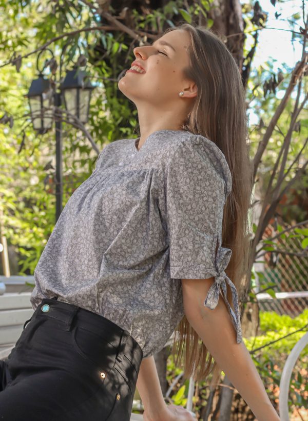 Blusa Carla (gris estampado)
