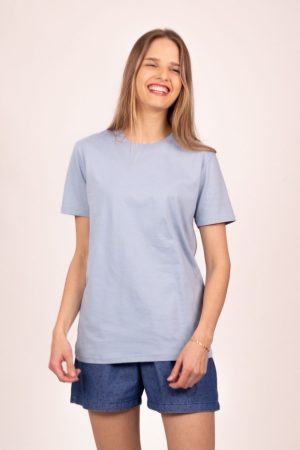 Remera básica (celeste)