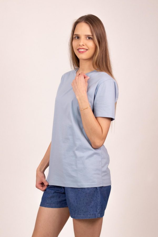 Remera básica (celeste)