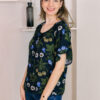 Blusa Astrid (estampado azul marino)