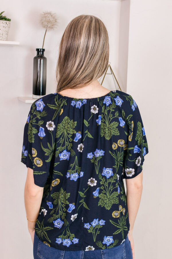 Blusa Astrid (estampado azul marino)